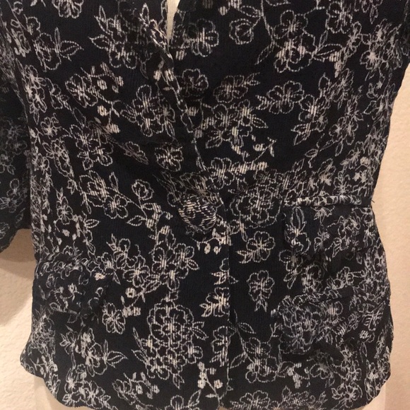 Beautiful blazer - Picture 2 of 6